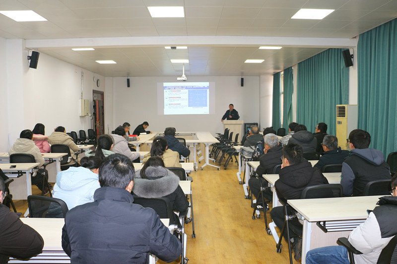 主持学院行政工作的副院长丁相玉首先传达了学校务虚会精神
