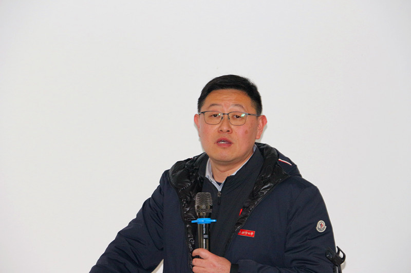 主持学院行政工作的副院长丁相玉首先传达了学校务虚会精神