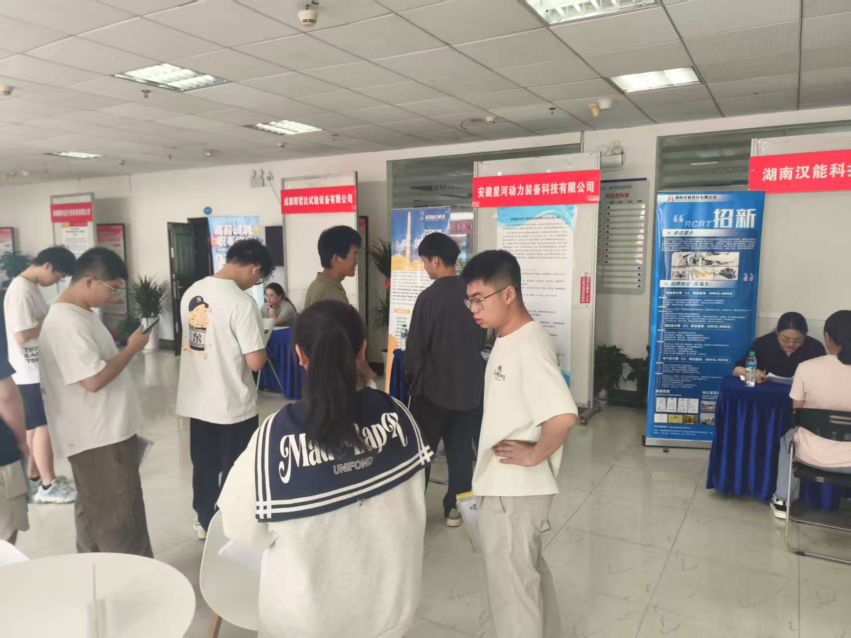 14310159cd0b7c8f945cb522298dfa8